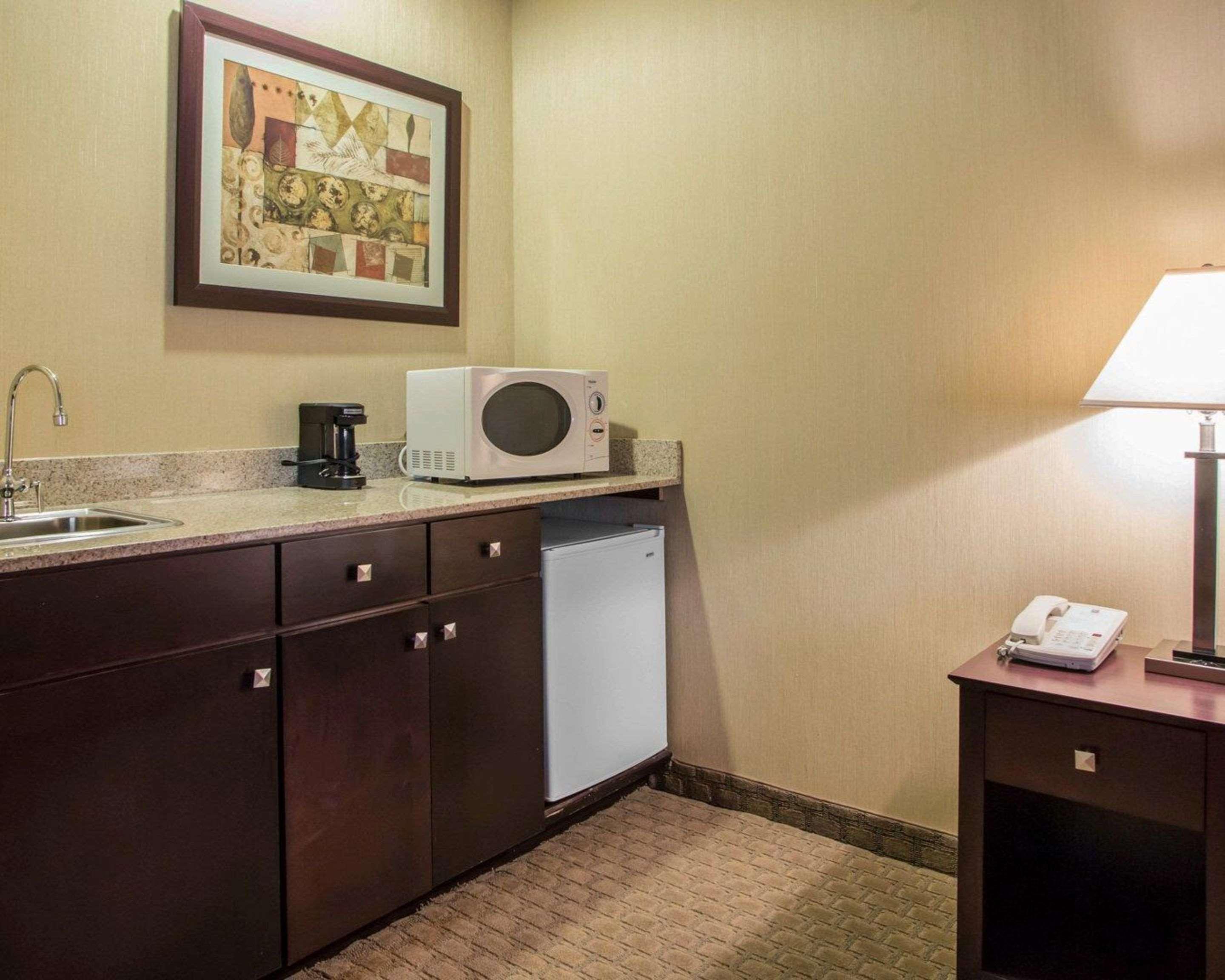 Americinn By Wyndham Marshfield Экстерьер фото
