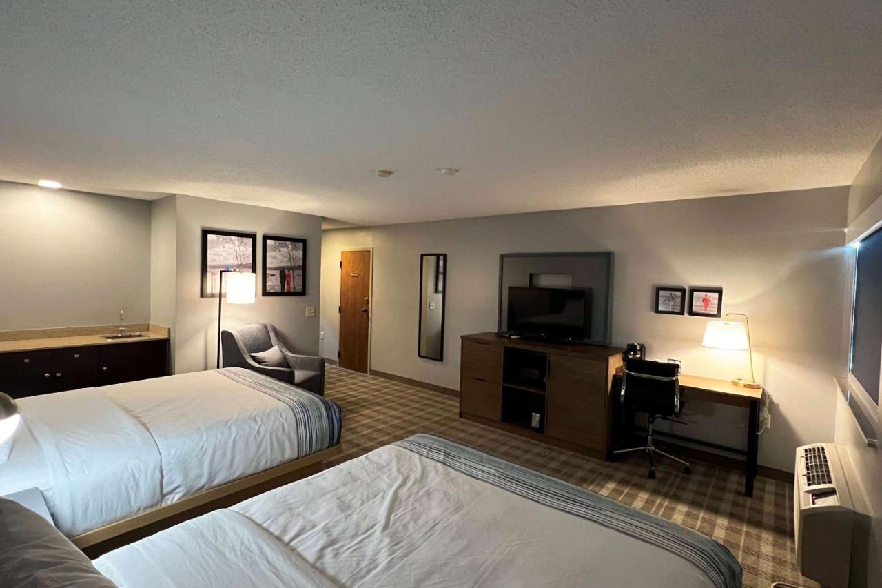 Americinn By Wyndham Marshfield Экстерьер фото