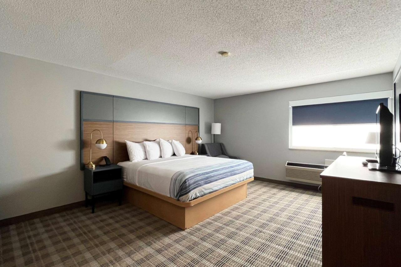 Americinn By Wyndham Marshfield Экстерьер фото