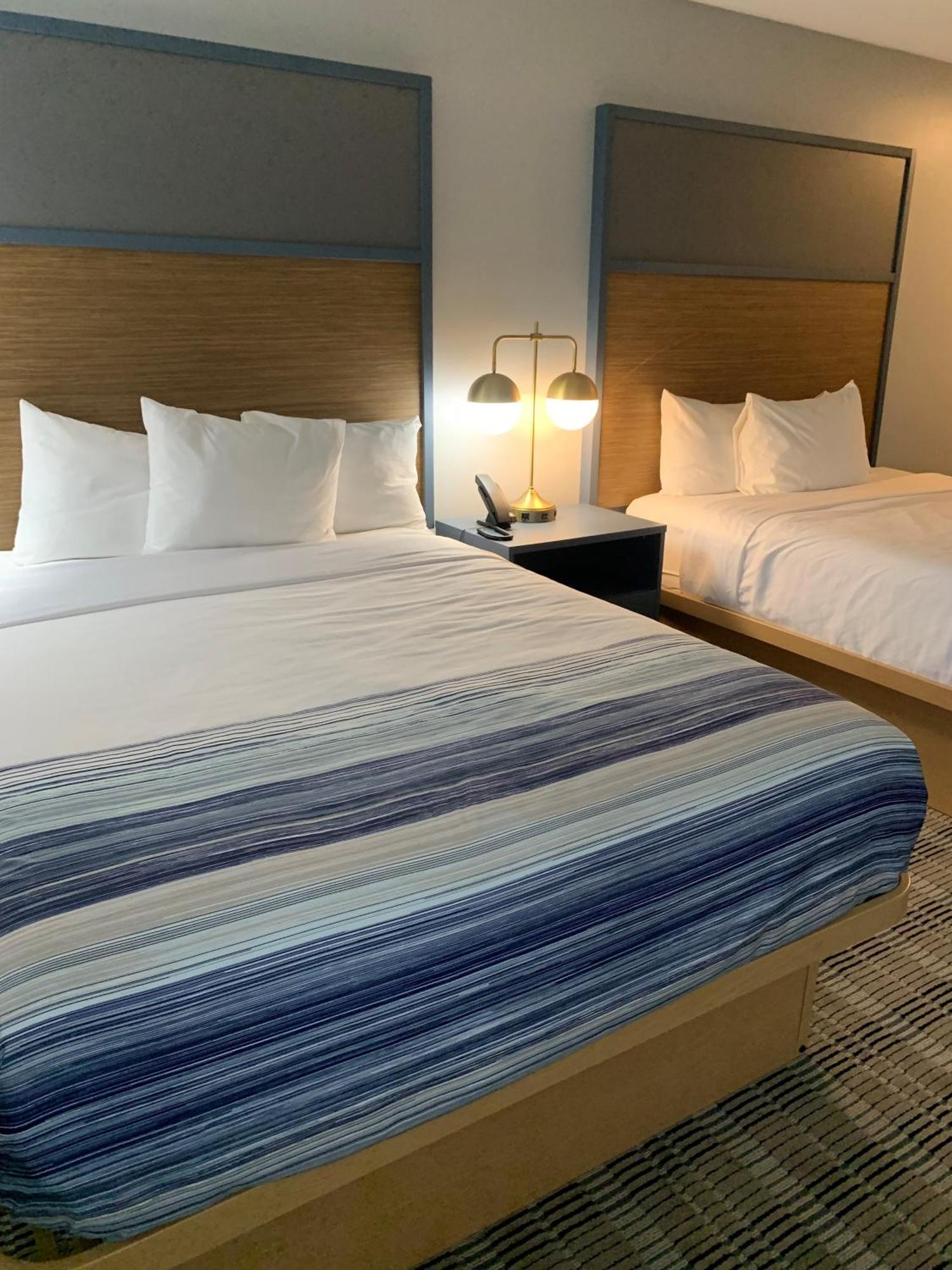 Americinn By Wyndham Marshfield Экстерьер фото