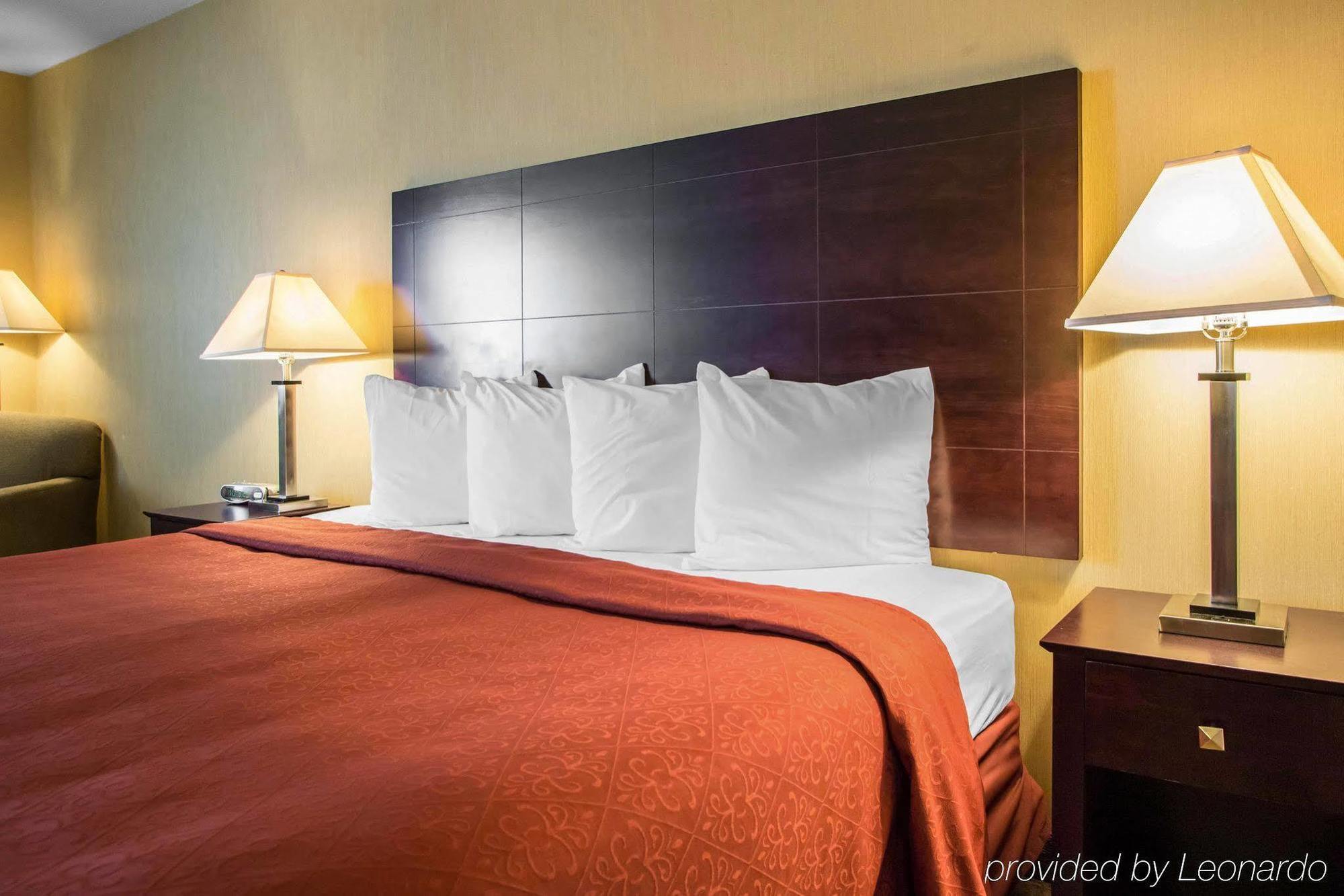 Americinn By Wyndham Marshfield Экстерьер фото