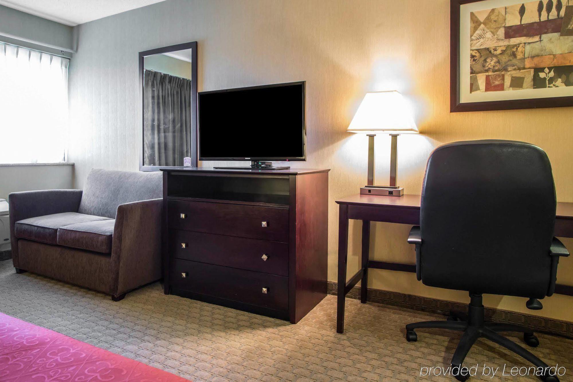 Americinn By Wyndham Marshfield Экстерьер фото
