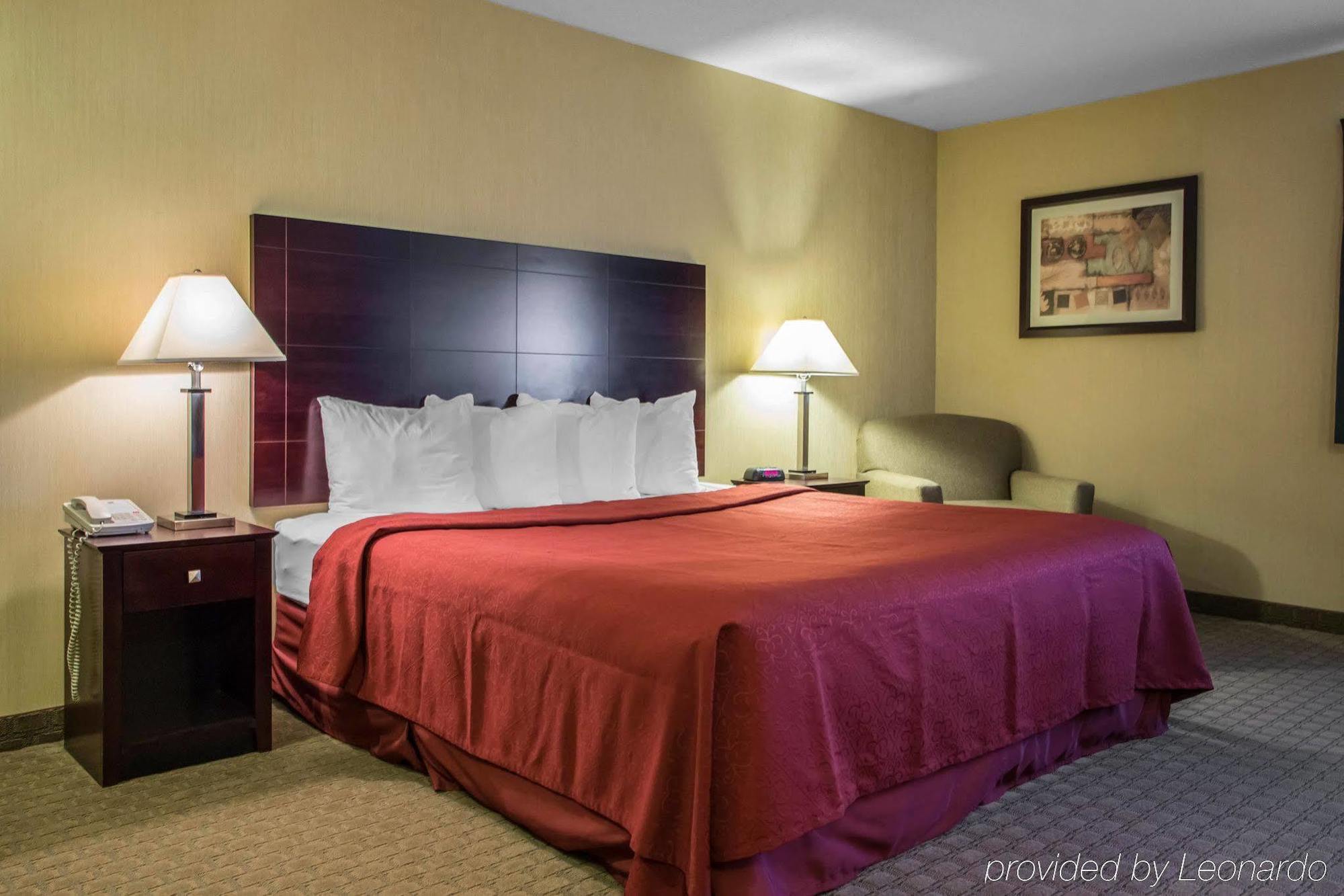 Americinn By Wyndham Marshfield Экстерьер фото