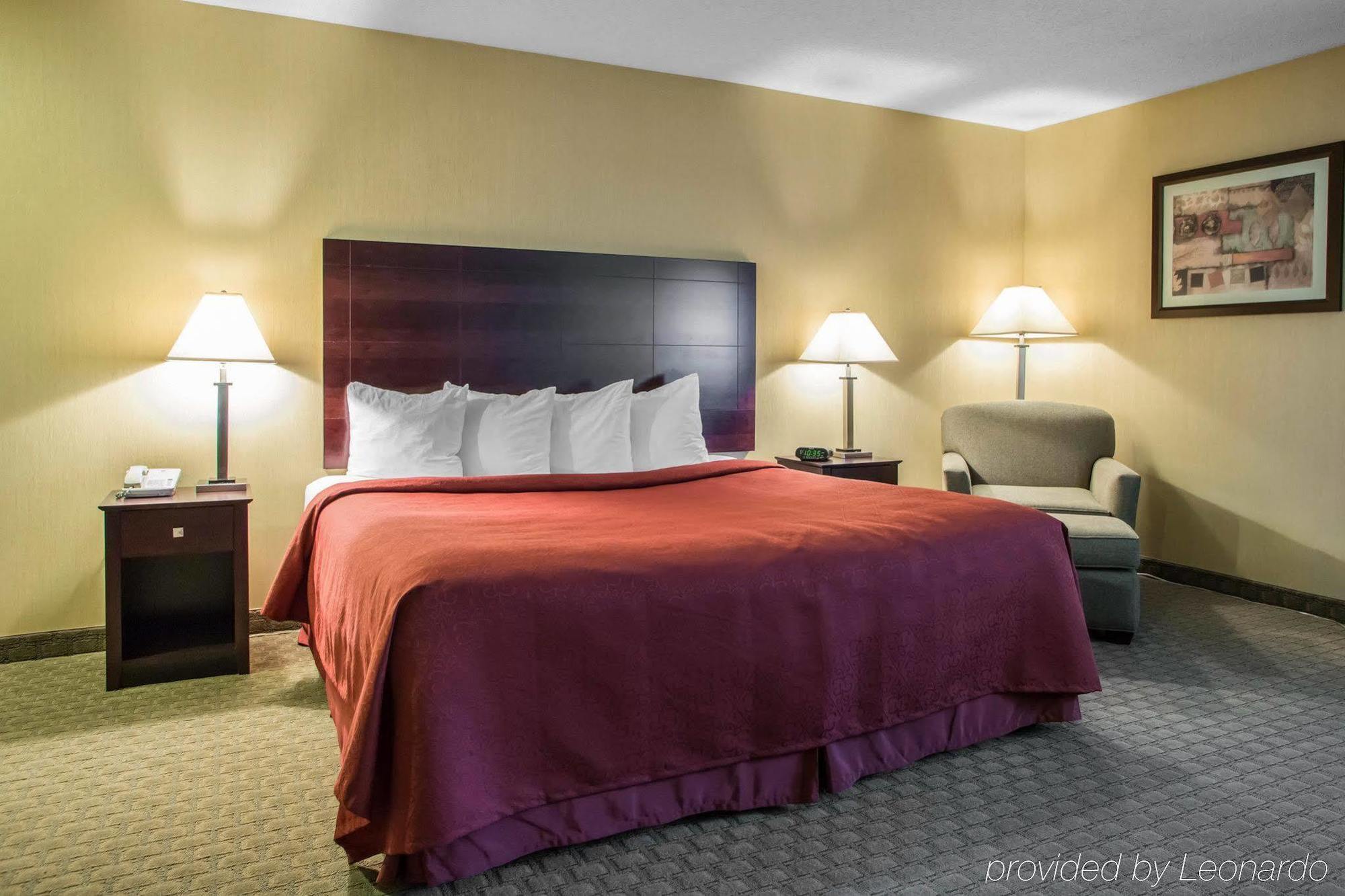 Americinn By Wyndham Marshfield Экстерьер фото