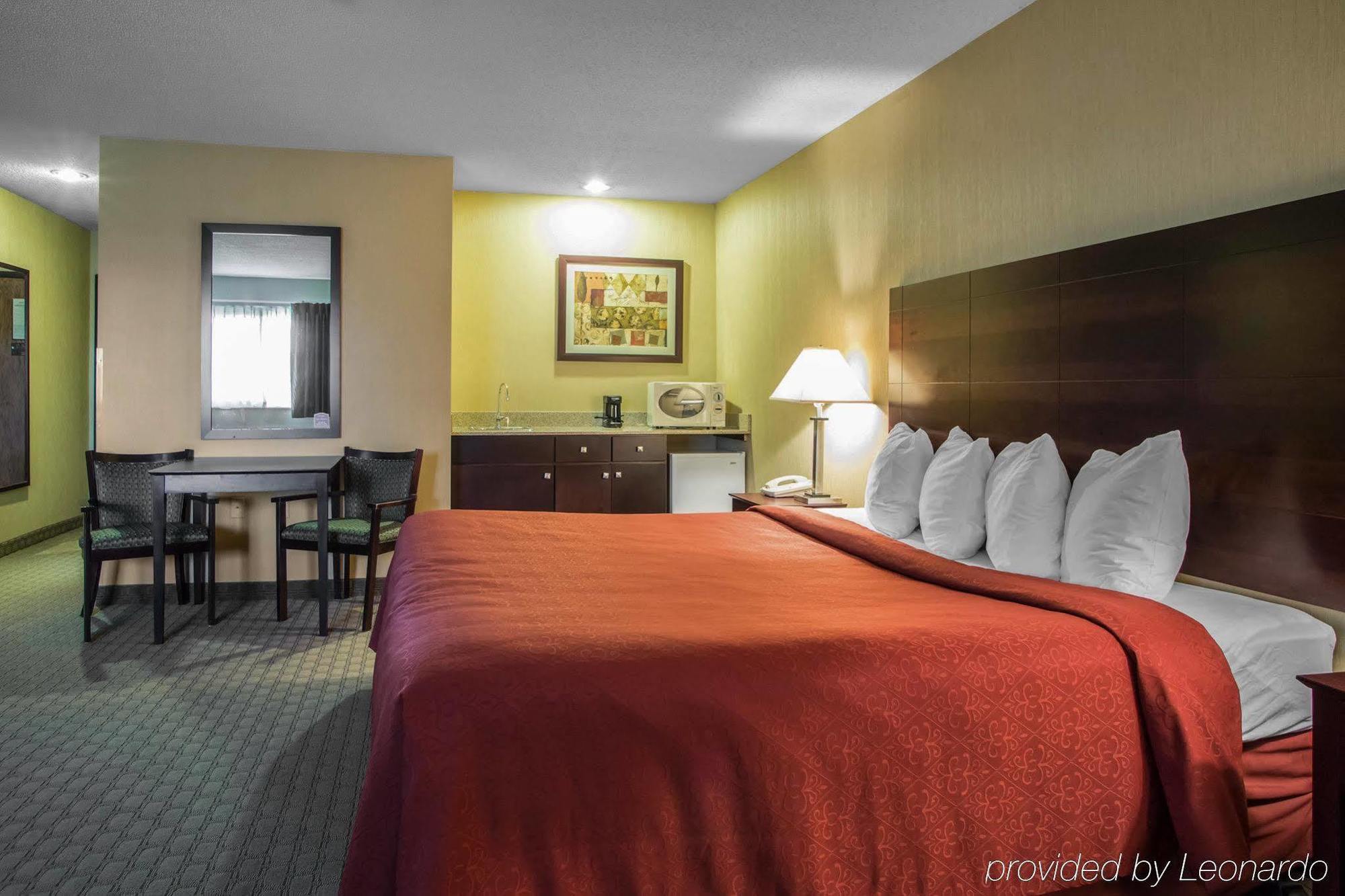 Americinn By Wyndham Marshfield Экстерьер фото